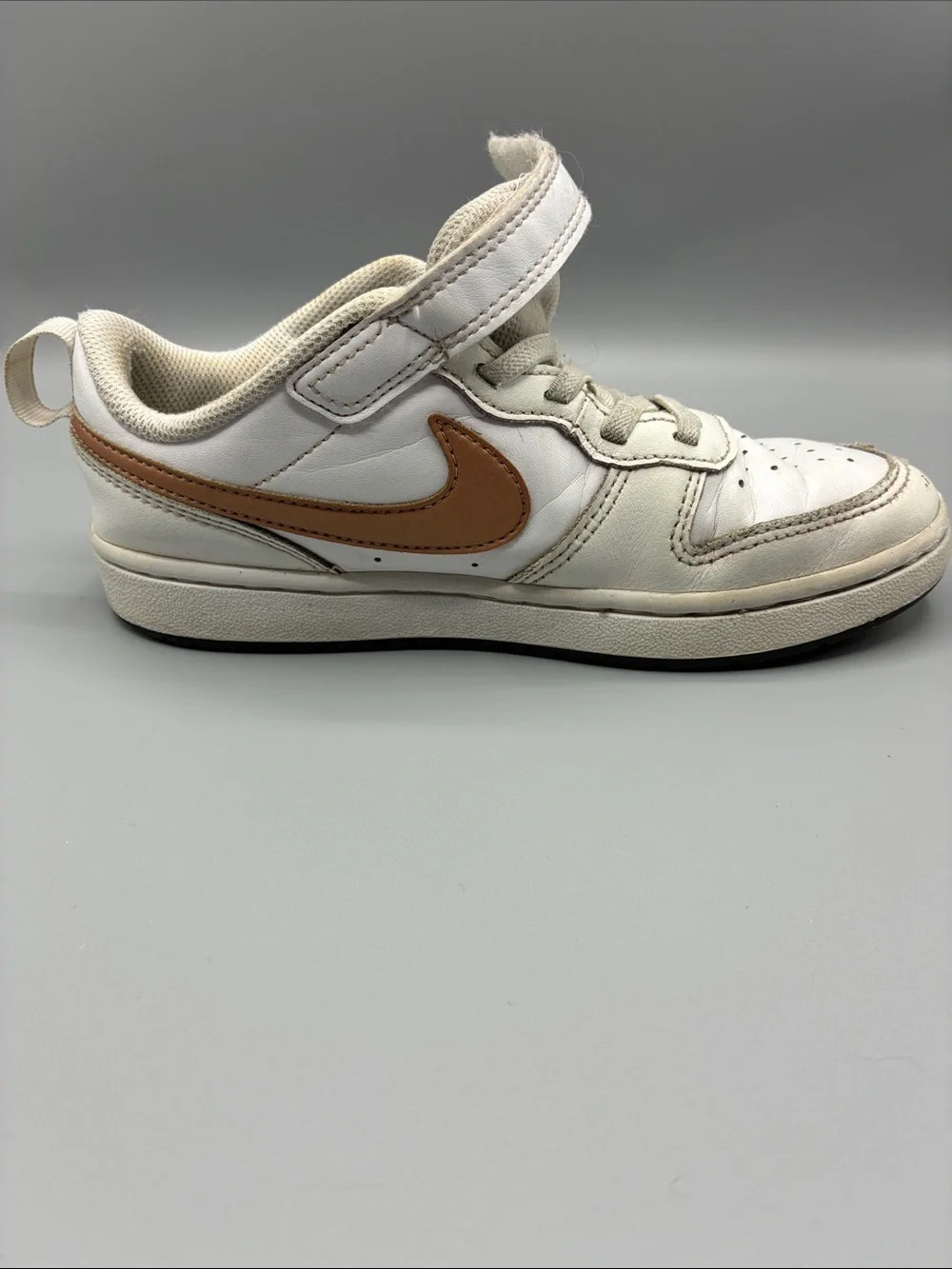 Nike court low